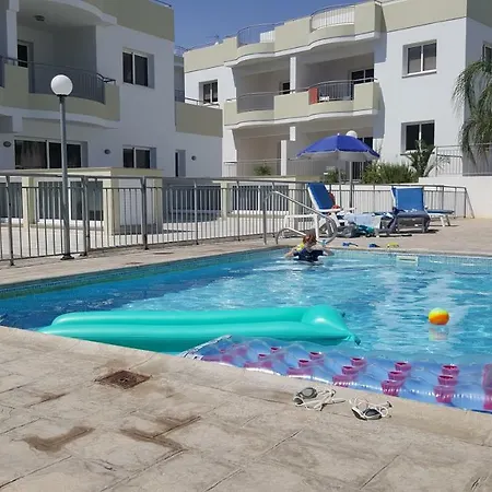 Oceania Bay Village Pýla Extérieur photo